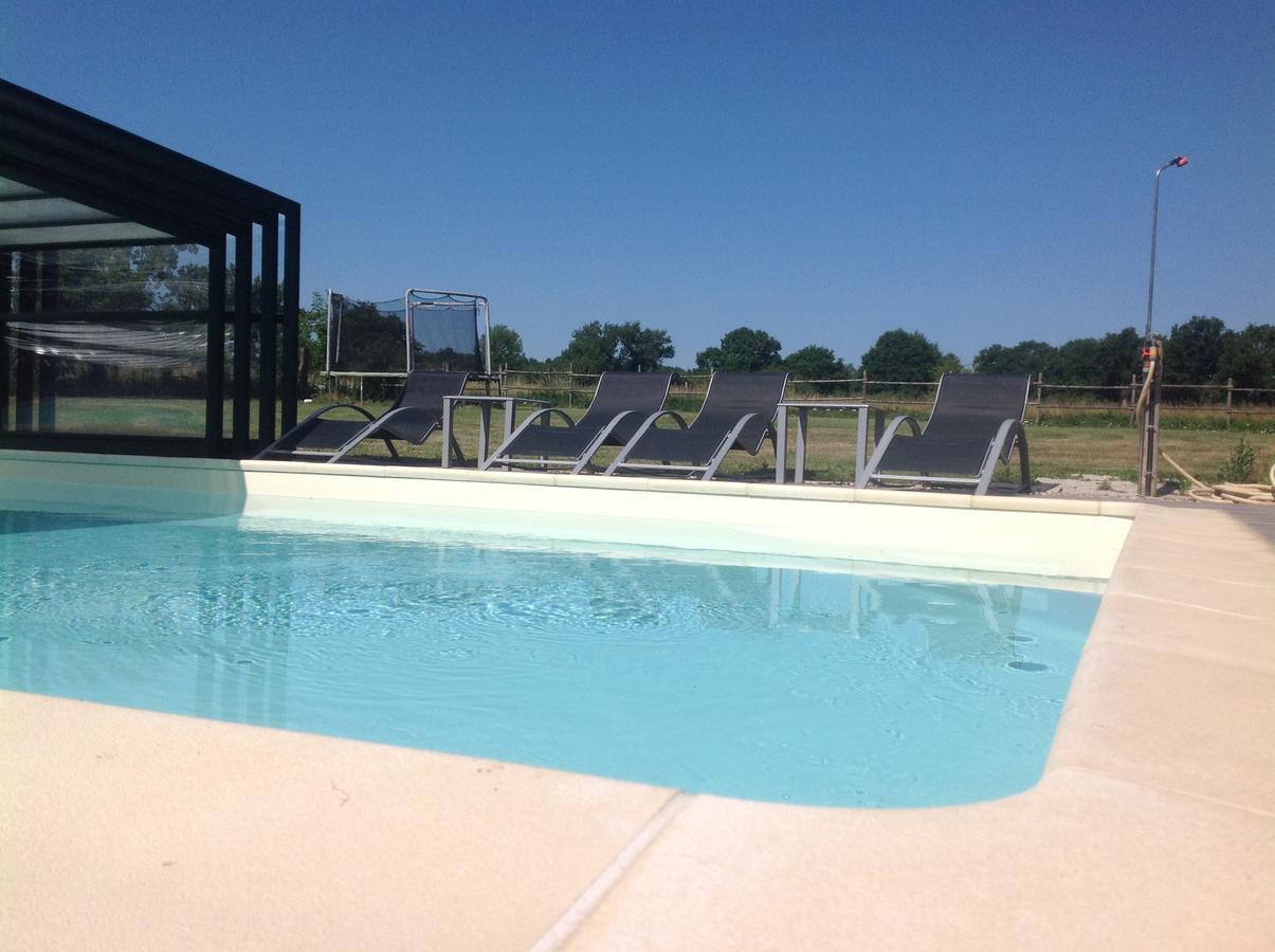 Bed and Breakfast Les Malvaux Huriel Exterior foto